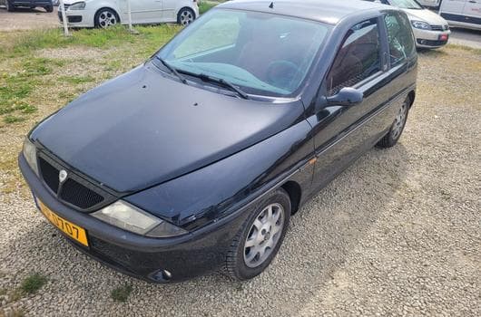 Lancia Ypsilon COSMOPOLITAN (2001) - Photo 2