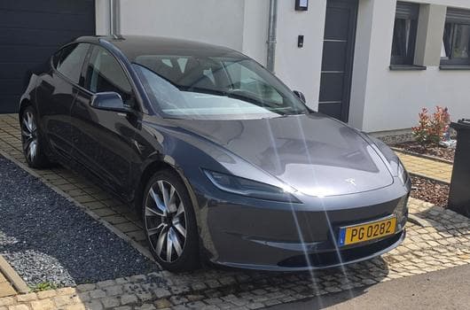 Tesla Model 3 Dual Motor / Long Range / AWD (2024) - Foto 10