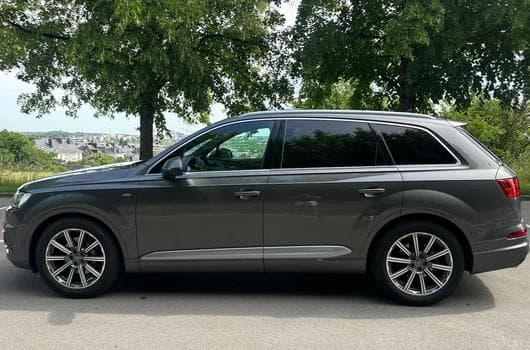 Audi Q7 S-Line (2018) - Foto 1