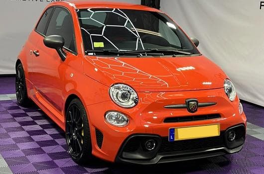 Abarth 695 695 Competizione (2024) - Photo 7