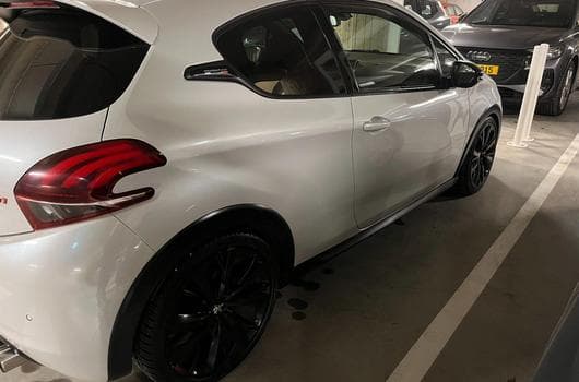 Peugeot 208 Gti By Peugeot Sport (2017) - Photo 3