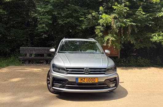 VW Tiguan R-Line / Panorama / 2.0 TDI / Full (2019) - Photo 11