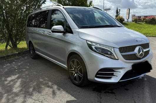 Mercedes V 300 Class V AMG Line (2021) - Photo 4