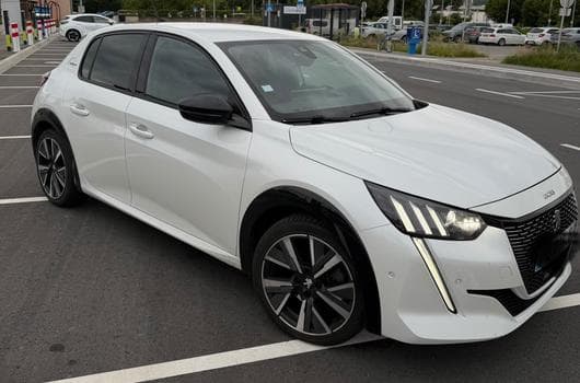 Peugeot 208 GT LINE (2020) - Photo 4