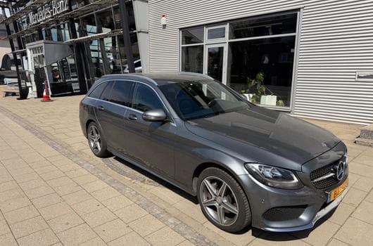 Mercedes C 200 Kit AMG intérieur / extérieur (2016) - Photo 2