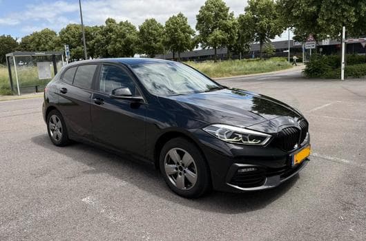 BMW 116 116d (2021) - Photo 12