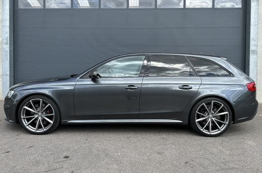 Audi RS4 (2015) - Photo 9