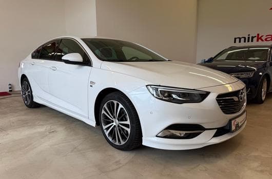Opel Insignia OPC-Line Turbo 4x4 (2018) - Photo 2