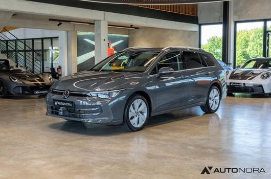 VW Golf VIII 1.5 eTSI Style Variant (2024) - Photo 1
