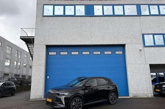 DS Automobiles DS7 DS 7 PHEV 1.6 E-TENSE 4x4 300 Perfomance Line (2023) - Foto 7