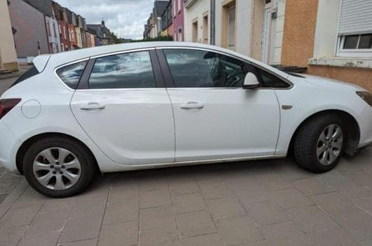 Opel Astra P-J/103/1940 (2010) - Photo 11