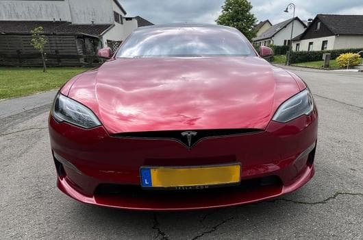 Tesla Model S Model S Long Range Ultra Red (2023) - Photo 9