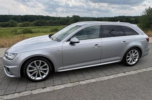 Audi A4 S-Line (2019) - Photo 2