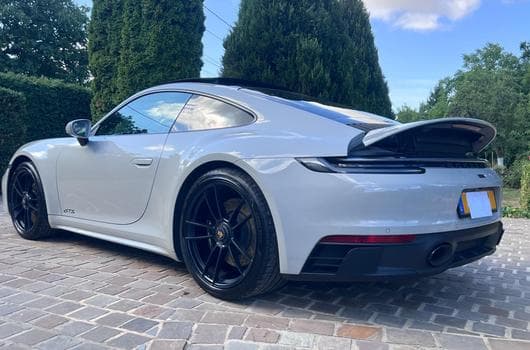 Porsche 911 992 GTS (2023) - Photo 4