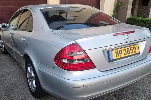 Mercedes E 220 CDI (2004) - Photo 3