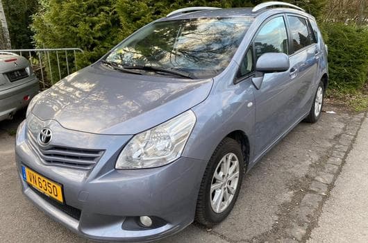 Toyota Corolla Verso 2.0d4 (2013) - Photo 6