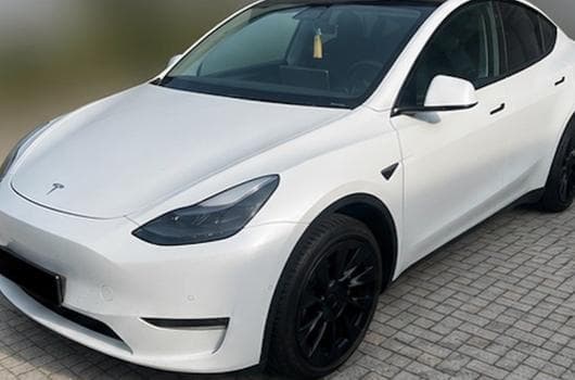 Tesla Model Y Long Range AWD Dual Motor (2022) - Photo 4