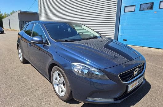 Volvo V40 D2 1.6d 114ch Momentum (2014) - Photo 9