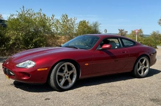 Jaguar XKR Coupé (1999) - Photo 3
