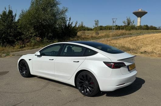 Tesla Model 3 Performance (VIN Model 2023) (2022) - Photo 1
