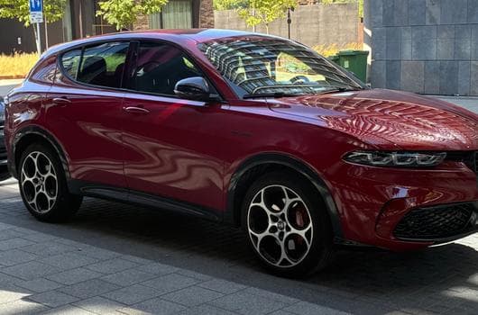 Alfa-Romeo Tonale Veloce (2023) - Photo 12