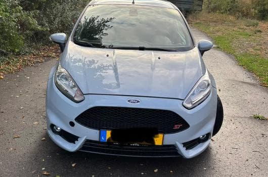 Ford Fiesta St200 (2016) - Photo 8