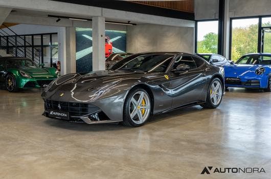 Ferrari F12 Berlinetta (2013) - Foto 8