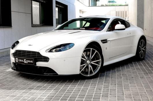 Aston-Martin V8 Vantage COUPE SPORTSHIFT II - STRATUS WHITE METALLIC (2017) - Foto 5