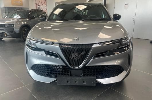 Alfa-Romeo Junior Ibrida (2025) - Photo 5