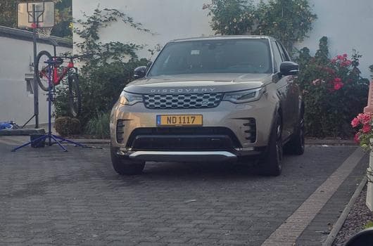 Land-Rover Discovery R Dynamic (2022) - Photo 10