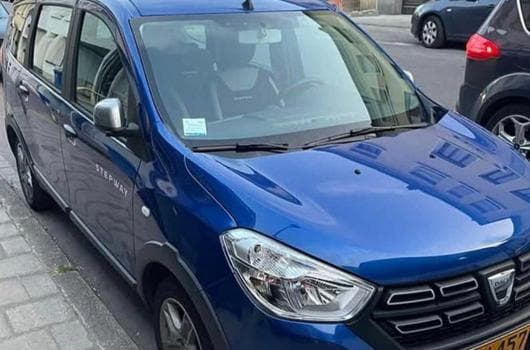 Dacia Lodgy Stepway 1.5 dCi / Blue 116 PS 7-Sitzer (2021) - Foto 2