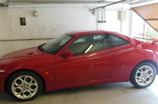 Alfa-Romeo GTV 3 litres v6 busso 24 soupapes (2003) - Photo 1