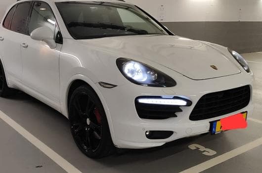 Porsche Cayenne Turbo (2013) - Photo 8