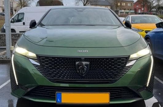Peugeot 308 GT (2022) - Photo 9