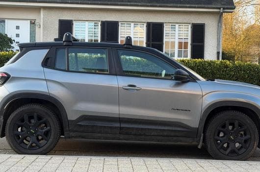 Jeep Avenger 4XE (2025) - Photo 2