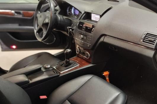 Mercedes C 220 Elégance (2008) - Photo 8