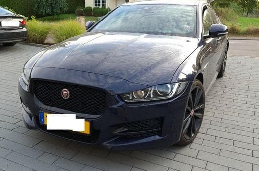 Jaguar XE (2018) - Photo 1