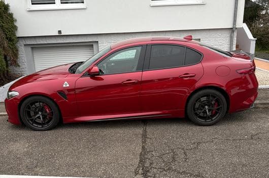 Alfa-Romeo Giulia quadrifoglio (2017) - Photo 5