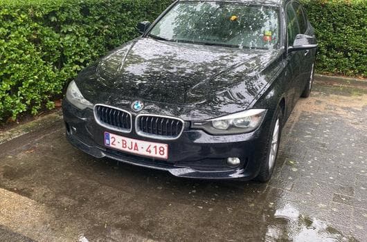 BMW 318 d (2012) - Photo 4