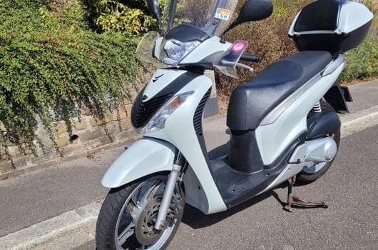 Honda SH 150r (2011) - Photo 4