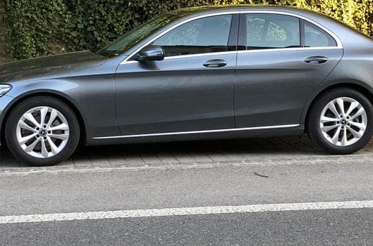 Mercedes C 180 Version AvantGarde (2019) - Photo 2