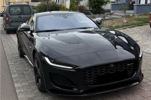 Jaguar F-Type R-dynamic (2021) - Photo 11