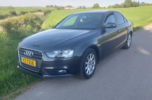 Audi A4 Limousine 2.0TDI (2012) - Photo 8