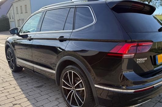 VW Tiguan Allspace R-Line 2.0 TSI 220 PS 4Motion (2018) - Photo 12