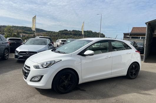 Hyundai i30 1.6 CRDi 110CV INTUITIVE (2015) - Photo 8