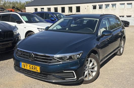 VW Passat 1.4 GTE PLUG-IN 218CV (2022) - Photo 10