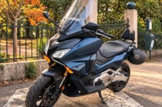 Honda Forza bleu nuit mat revision fait pneus ok (2023) - Foto 7