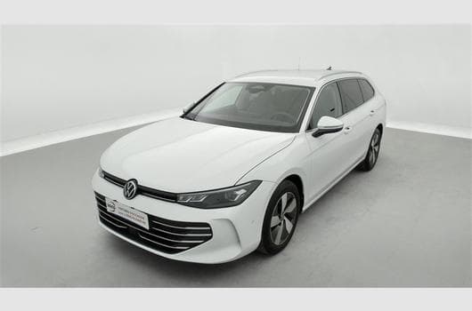 VW Passat 1.5 TSI 150Cv DSG Elegance NAVI / CAMERA / CARPLAY (2024) - Photo 11