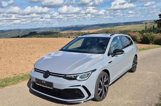 VW Golf VIII R-Line (2024) - Photo 7
