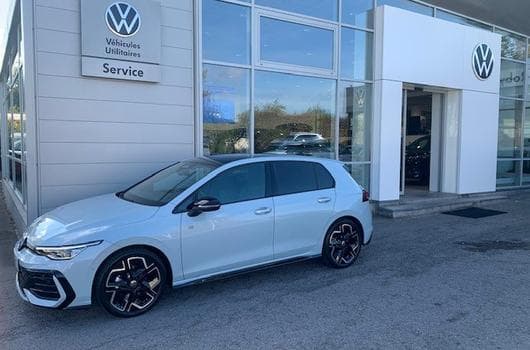 VW Golf R-LINE BLACK STYLE 1.5eTSI 150CV DSG7 (2026) - Photo 4
